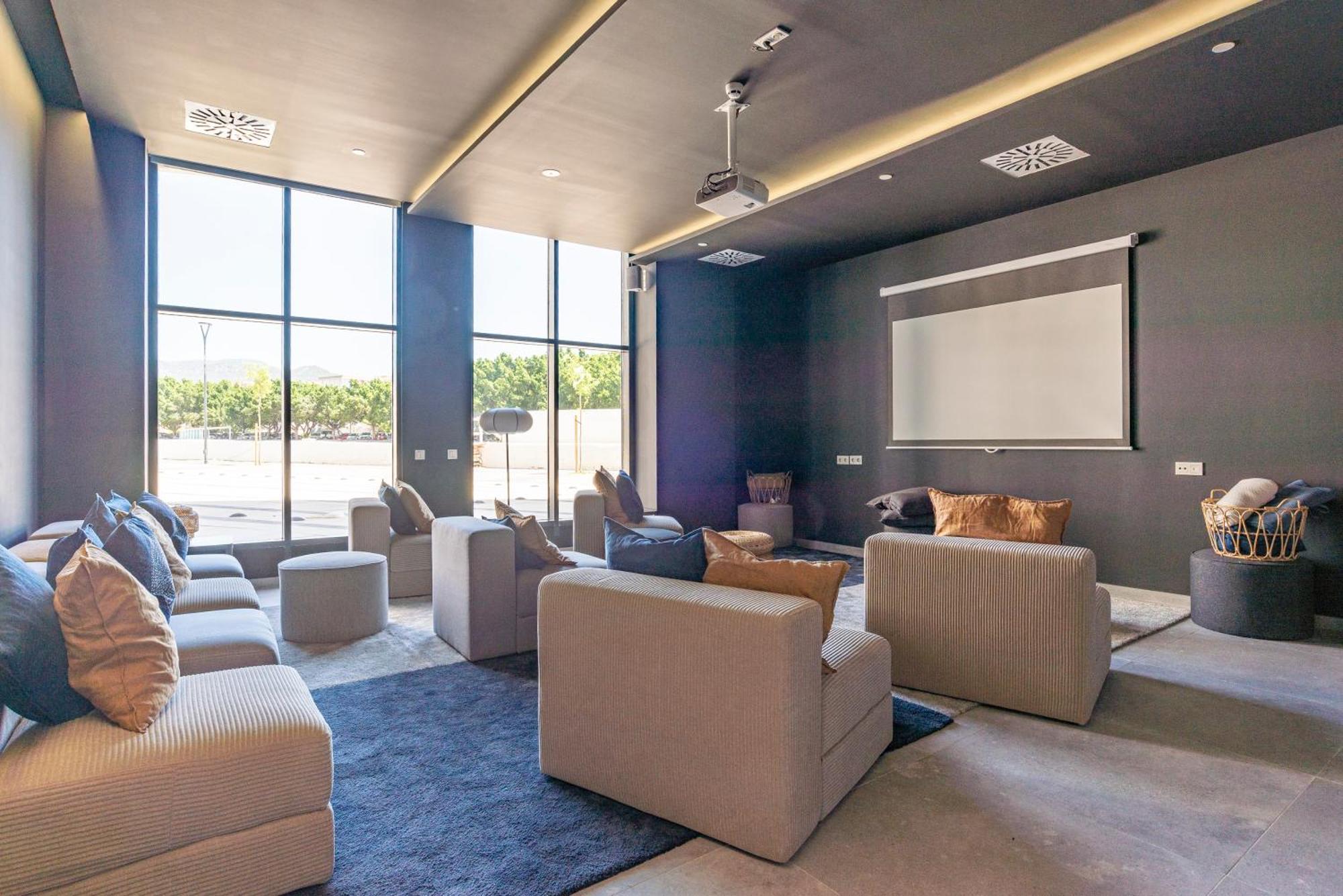 Skyline Iv Pool & Coworking By Ele Apartment *